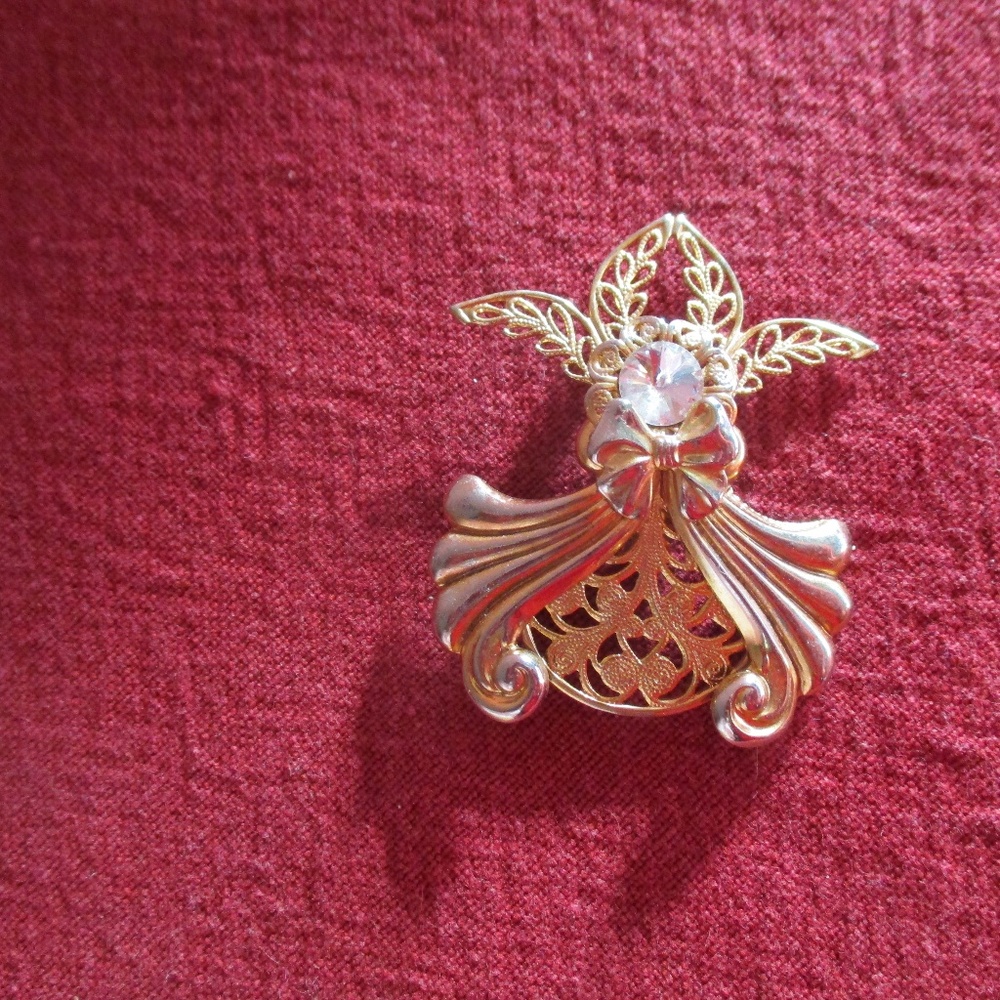 Jane Cute Angel Designed Brooch 2" Excellent